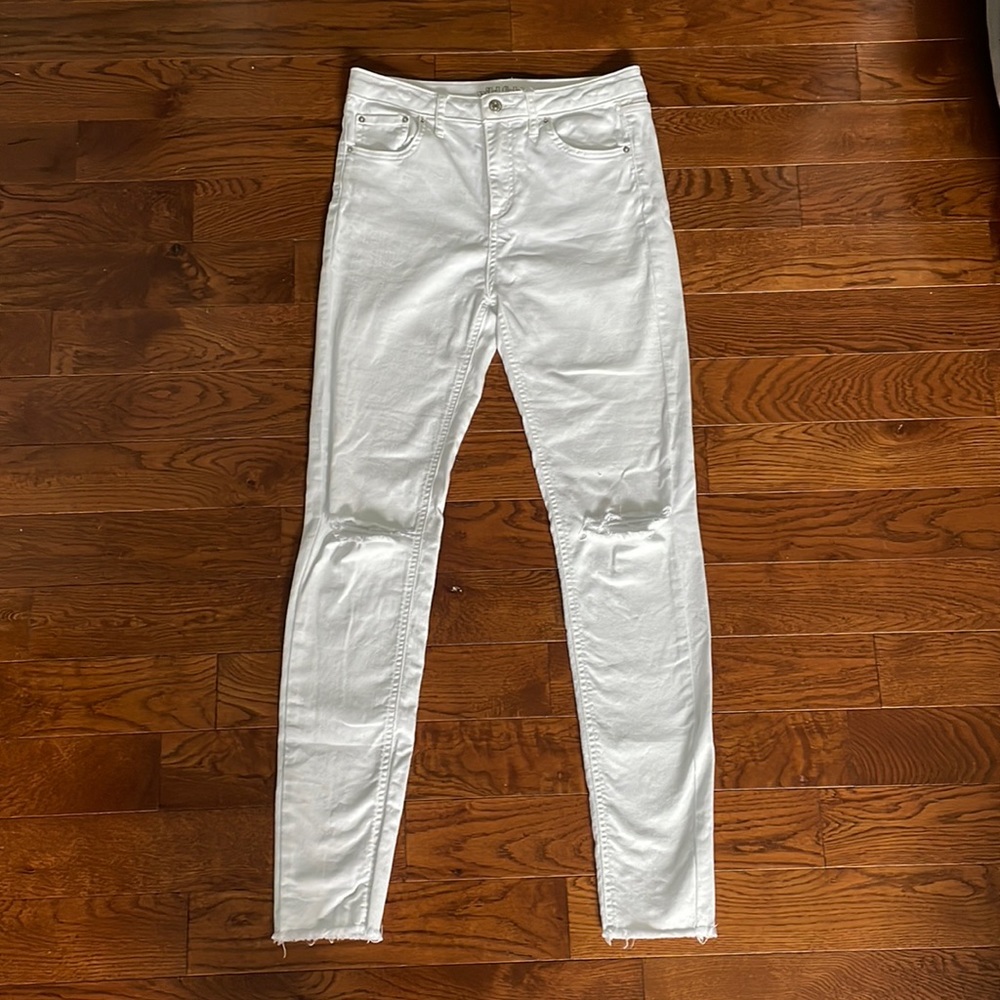 White Wild Fable jeans with holes on knees size 6